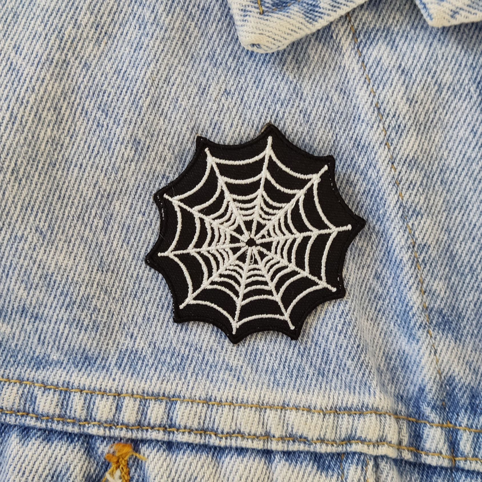 Teia de Aranha - Patche Bordado com Termocolante