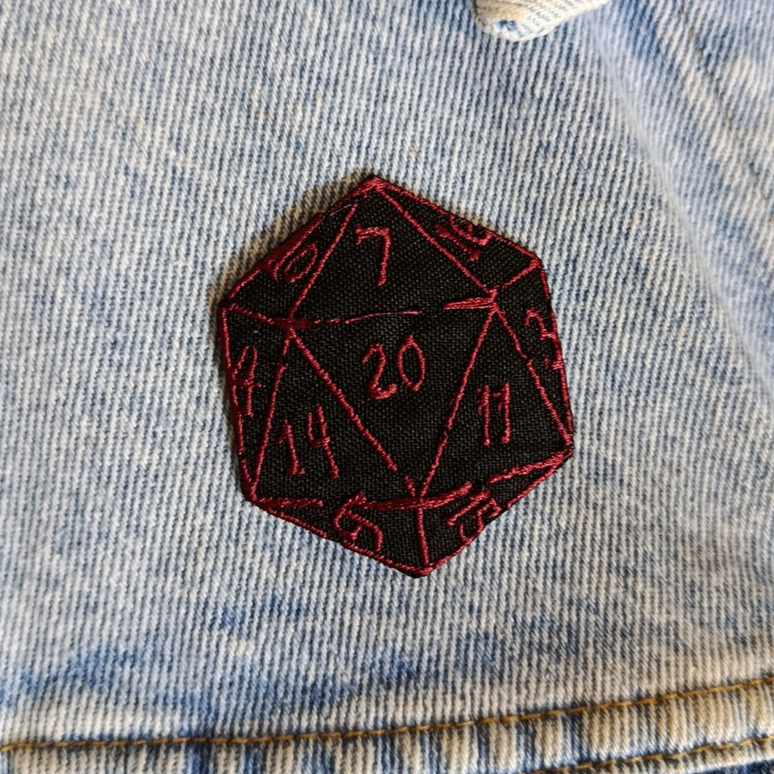 Dado D20 Acerto Crítico - Patche Bordado com Termocolante