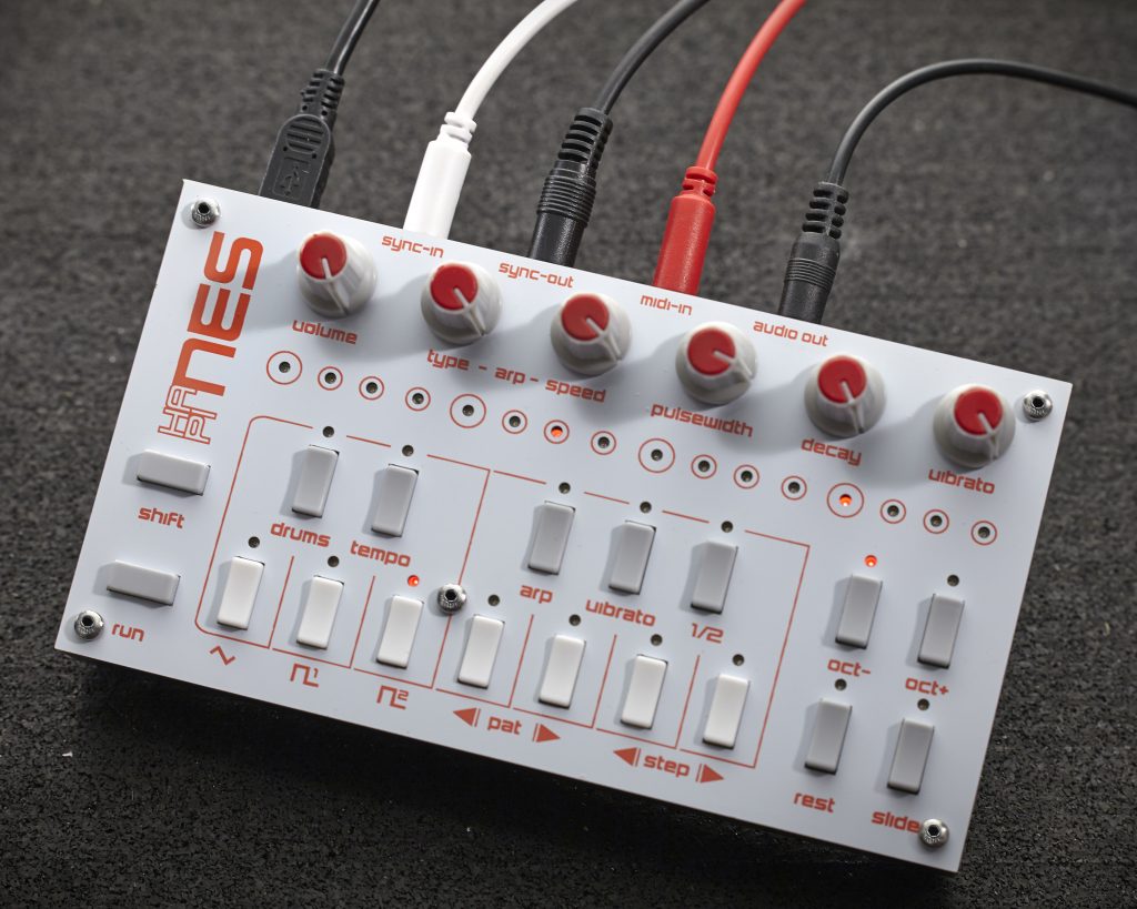 hapiNES L wired studio shot