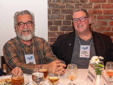 Trend Talk Outubro 2019 - Blogueiro Jamildo prestigia palestra da esposa no Trend Talk Sucesu PE