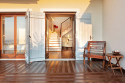 Villa Alto Mare, Alaties