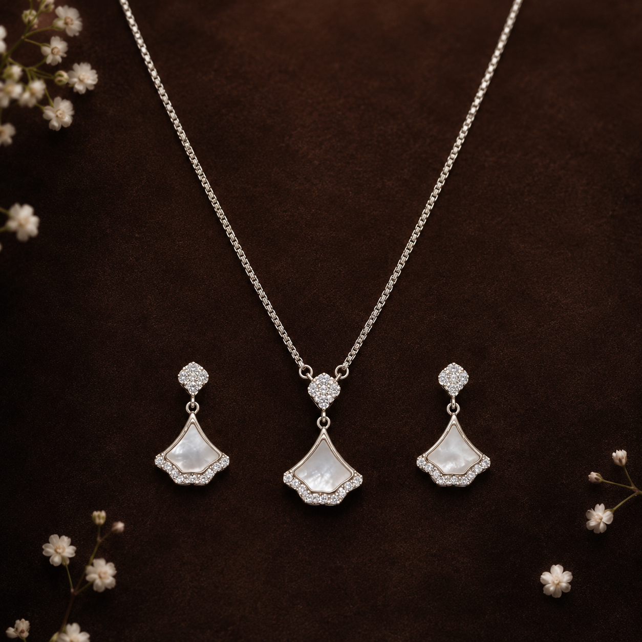 Women Necklace Solitaire