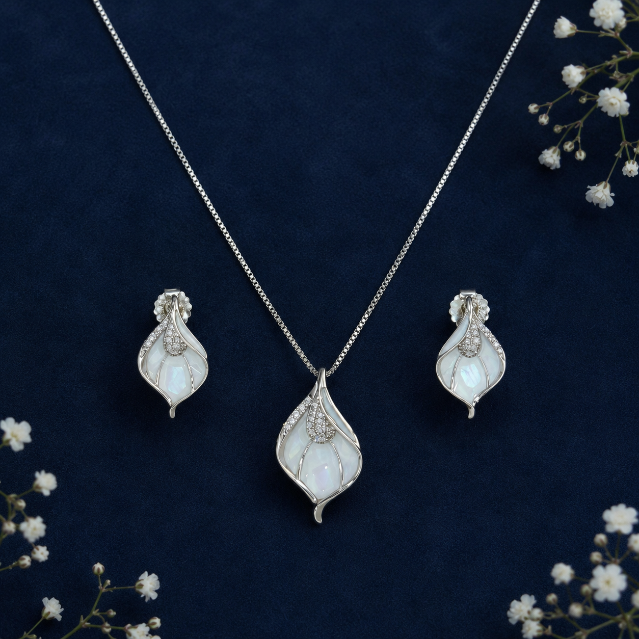Women Necklace Solitaire