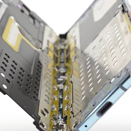 Thay Bản Lề Samsung Galaxy Z Fold Tại Quận 10 – Chính Hãng, Lấy Liền, Bảo Hành Dài Lâu