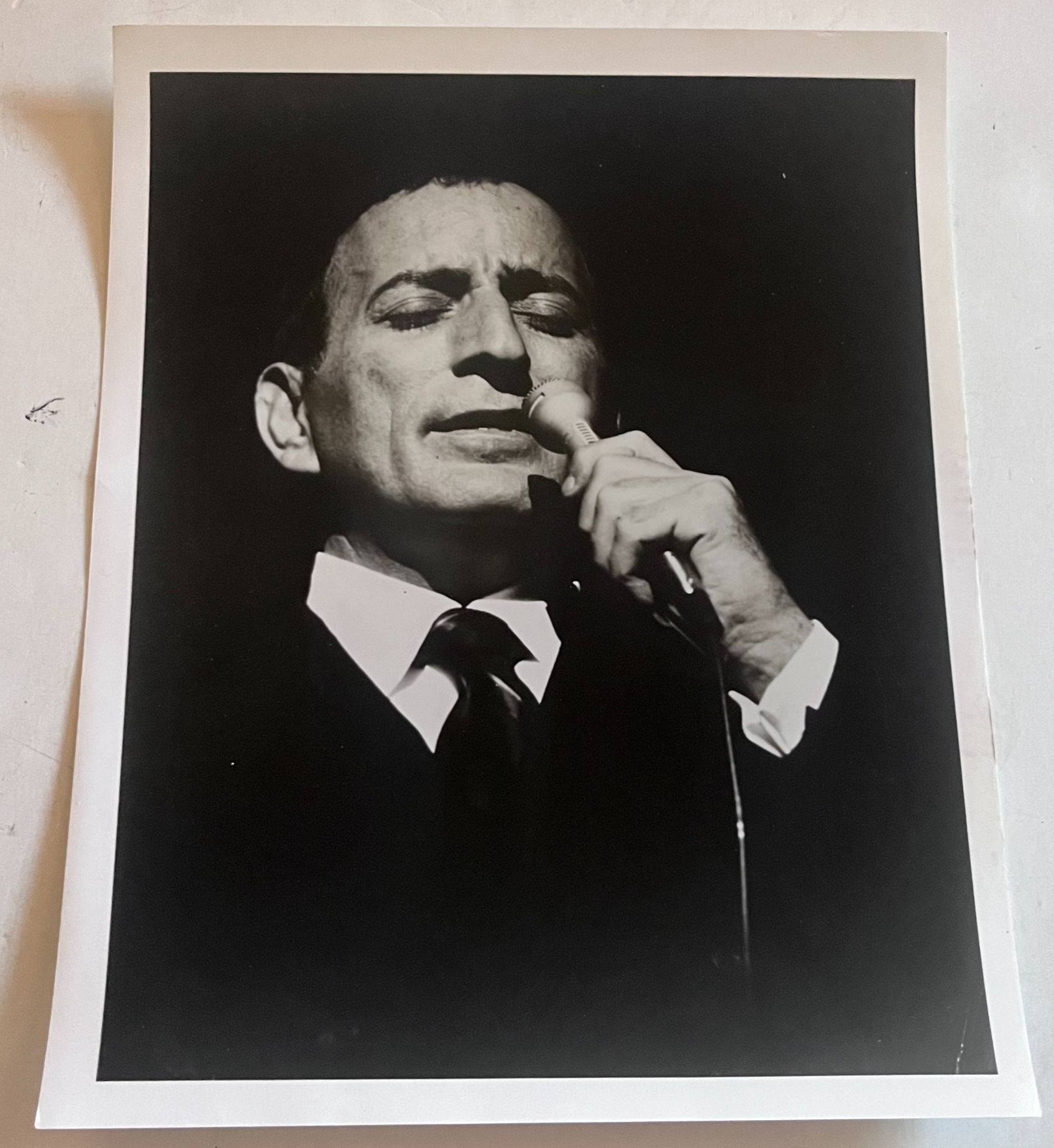 Tony Bennett Vintage Live In Concert 8x10 Photo #1