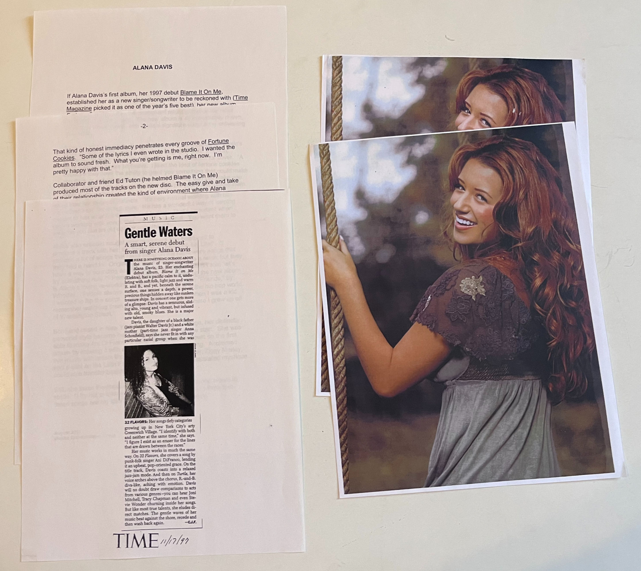 Alana Davis 1997 Debut Bio & 2 Computer Printed Photos