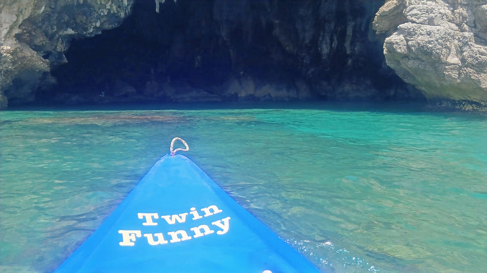 grotta-della-madonella-Gaeta-Sant'Agostino-escursione-canoa_edited