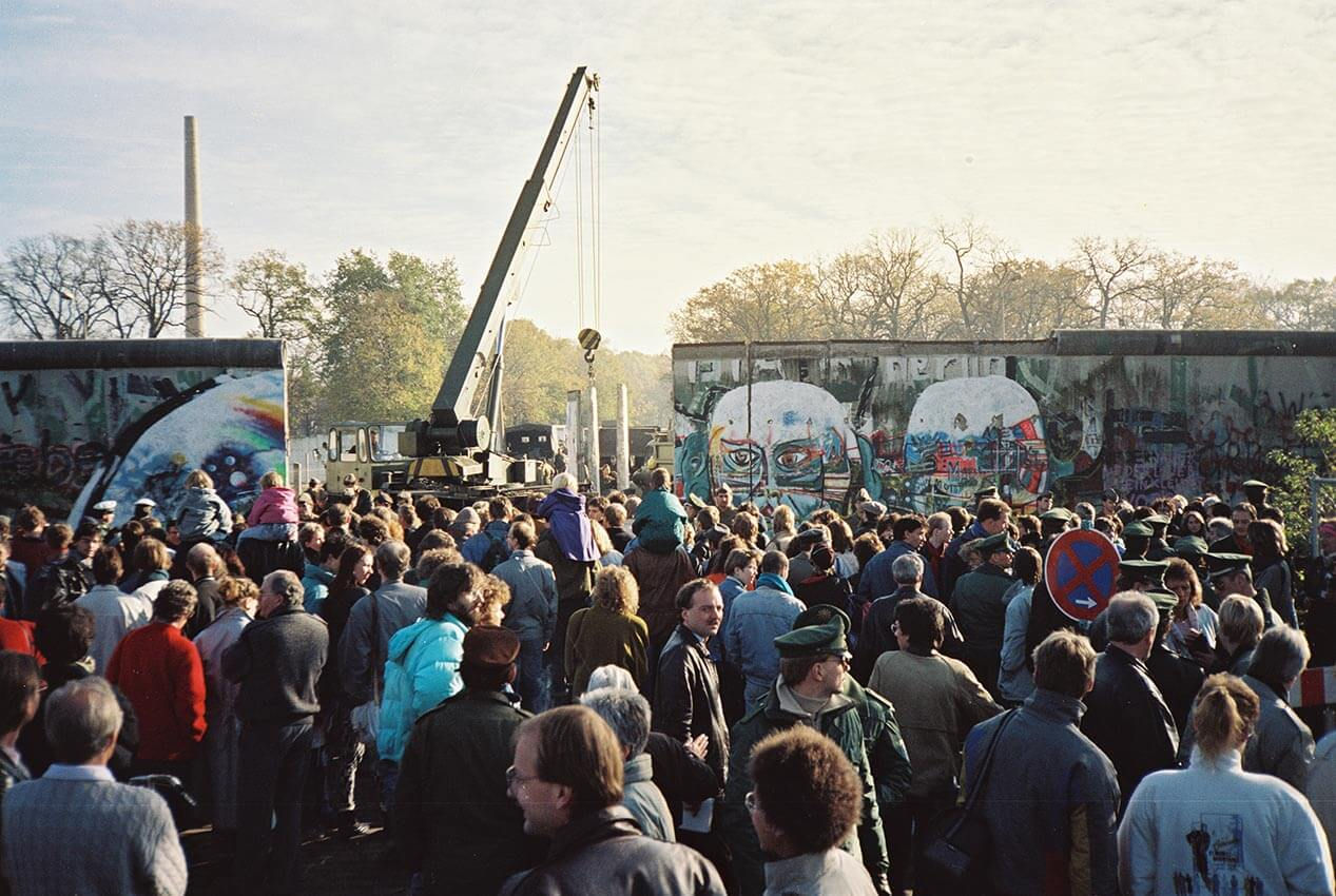 Berlin, Schlesische Straße / Puschkinallee 11:25