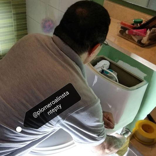#plomeroalinstante_realizandoserviciode_