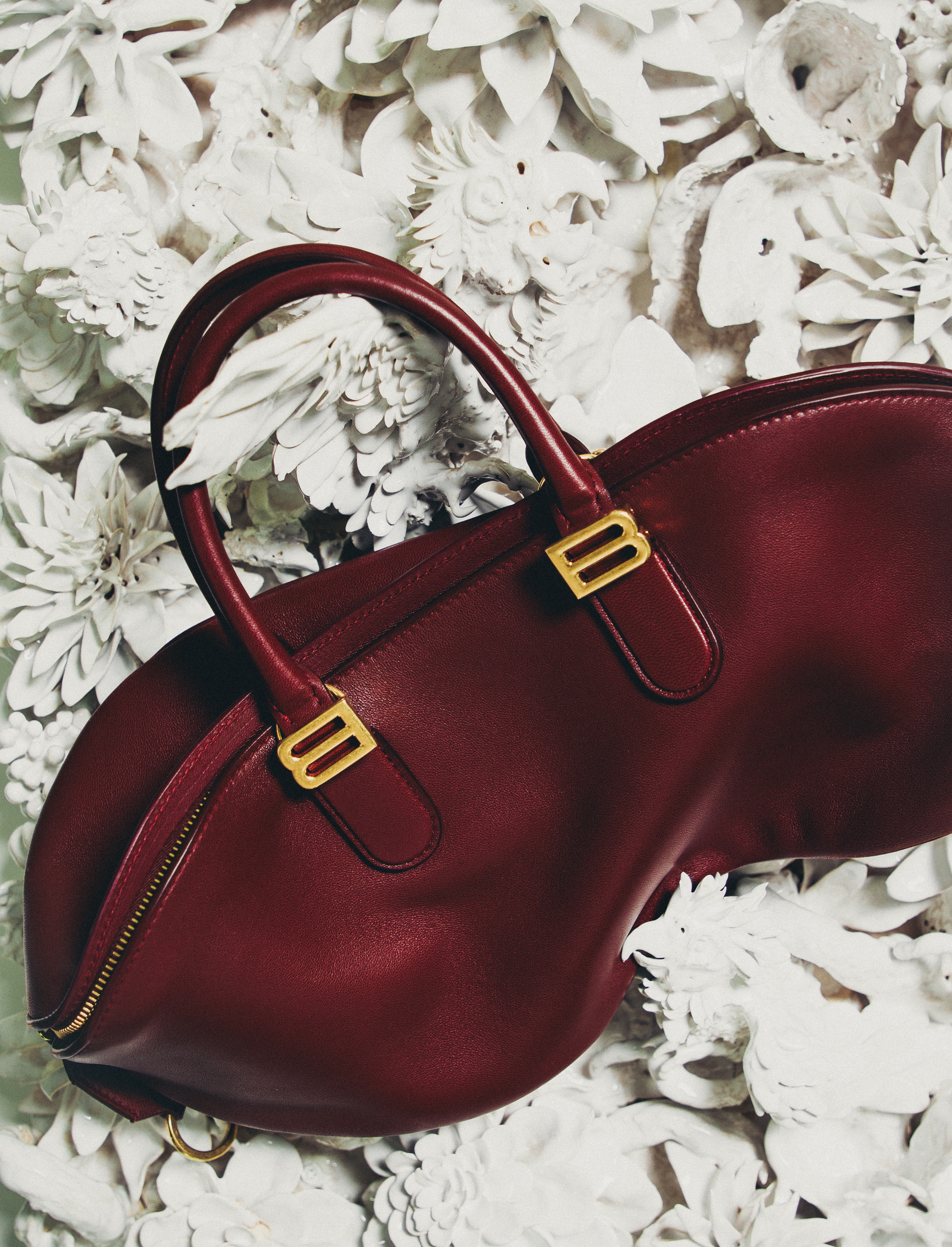 Elle magazine fashion editorial bottega vaneta shoe, Chanel bag, Chanel shoe, Hermes bag, Balmain bag, by photographer and creative director Arrow Radisch