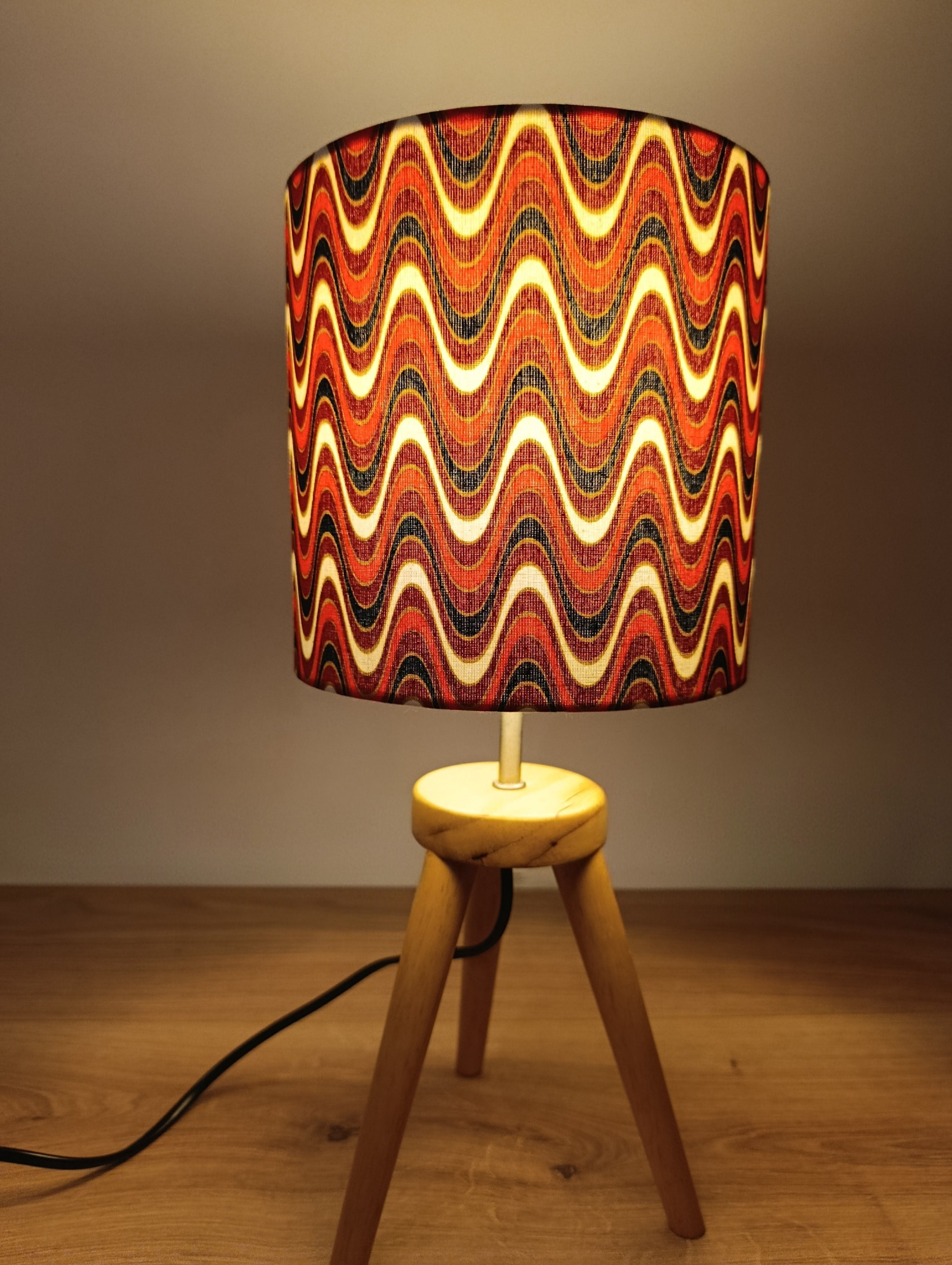 Lampe trépied bois blond | Abat-jour style seventies