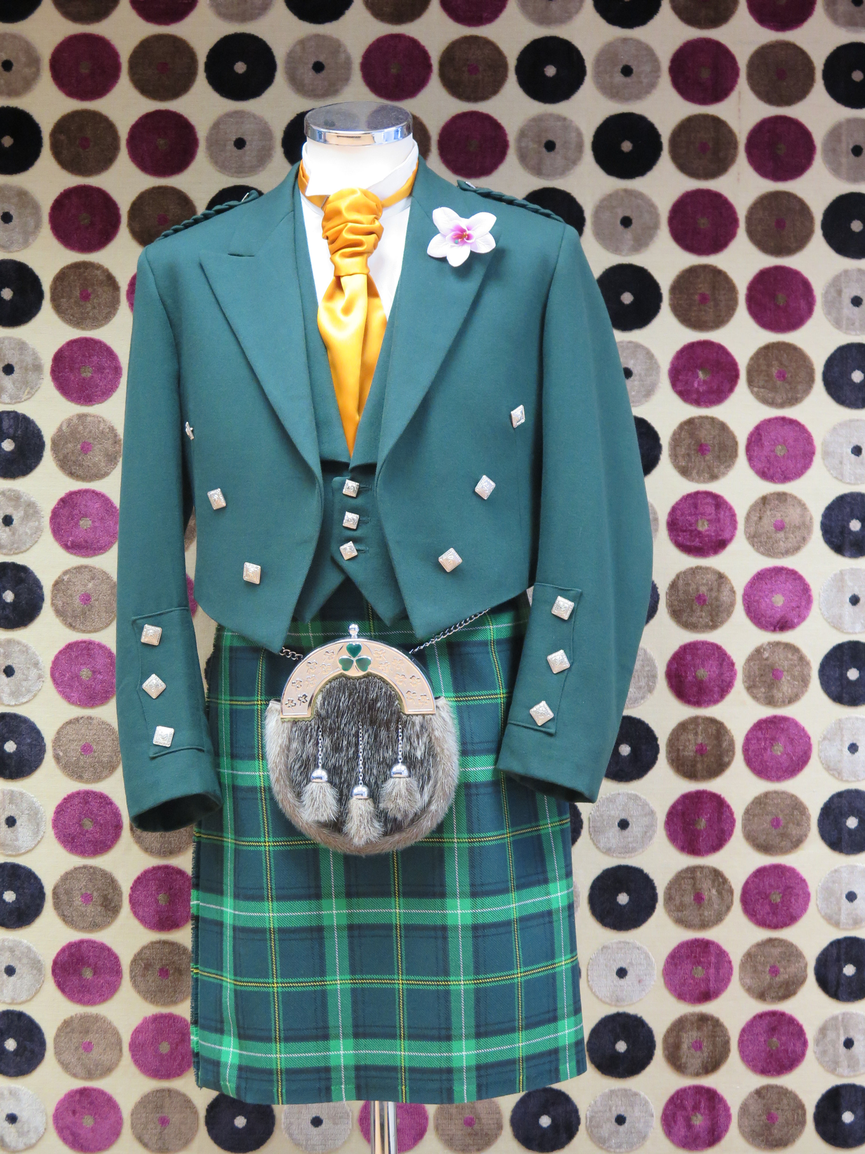 (HIRE) : FULL HIGHLAND DRESS KILT OUTFIT CELTIC TARTAN