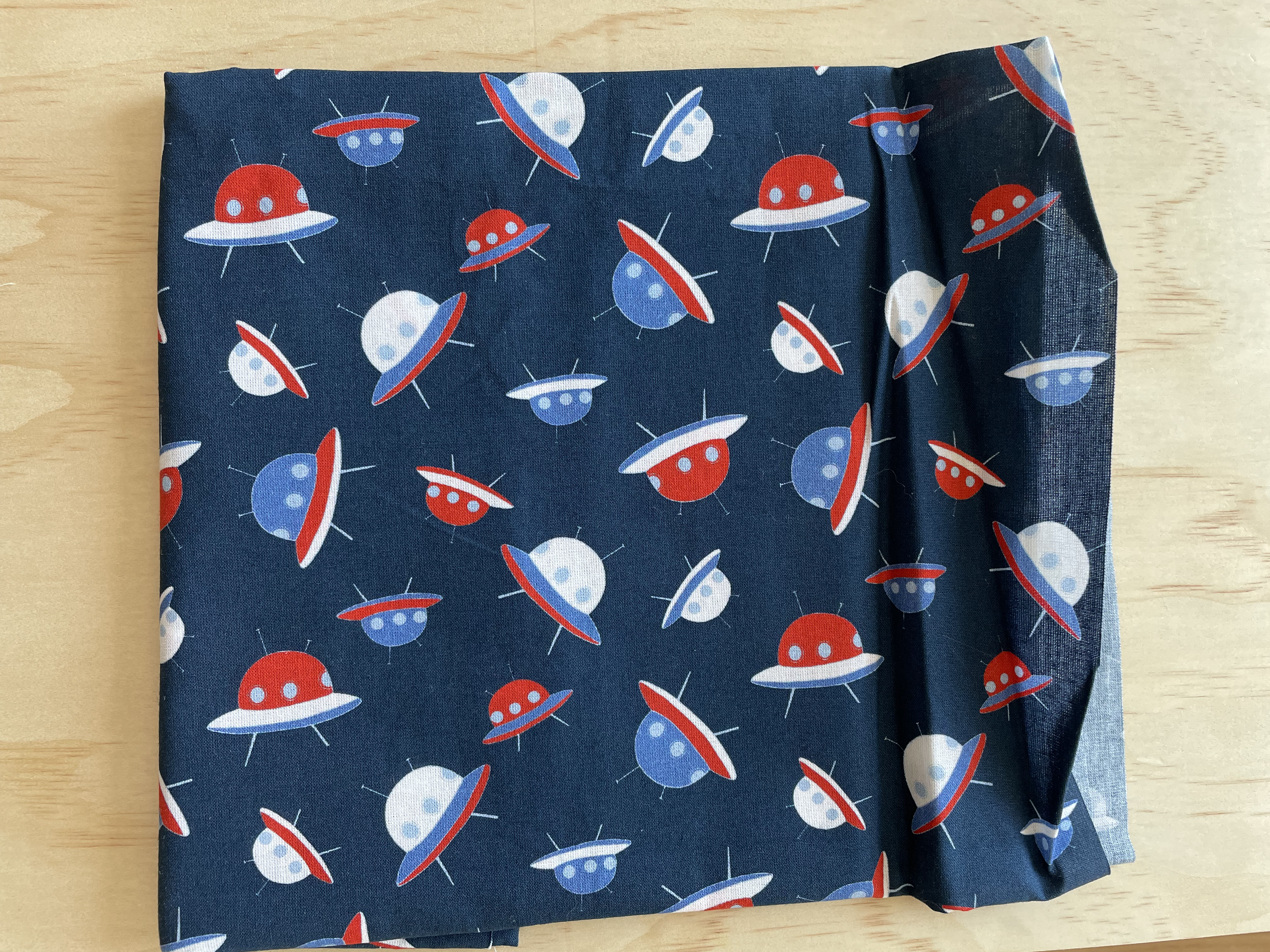 Tissu soucoupe volante