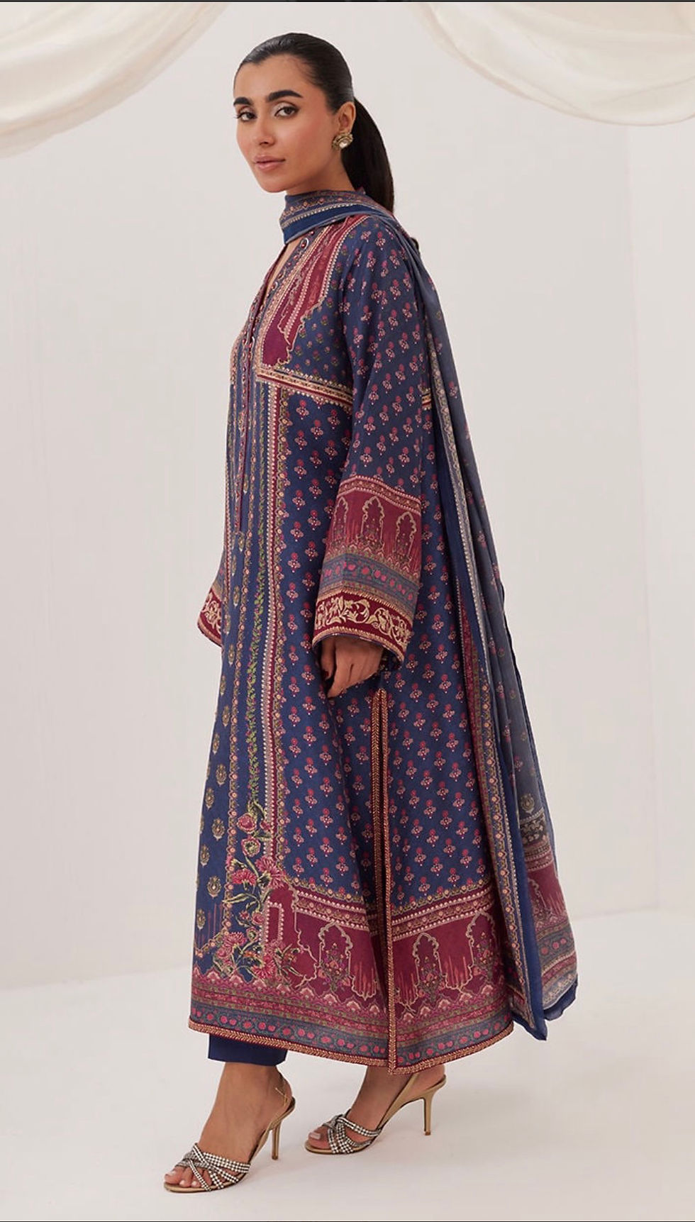 Thumbnail: Eluria Shirt and Dupatta