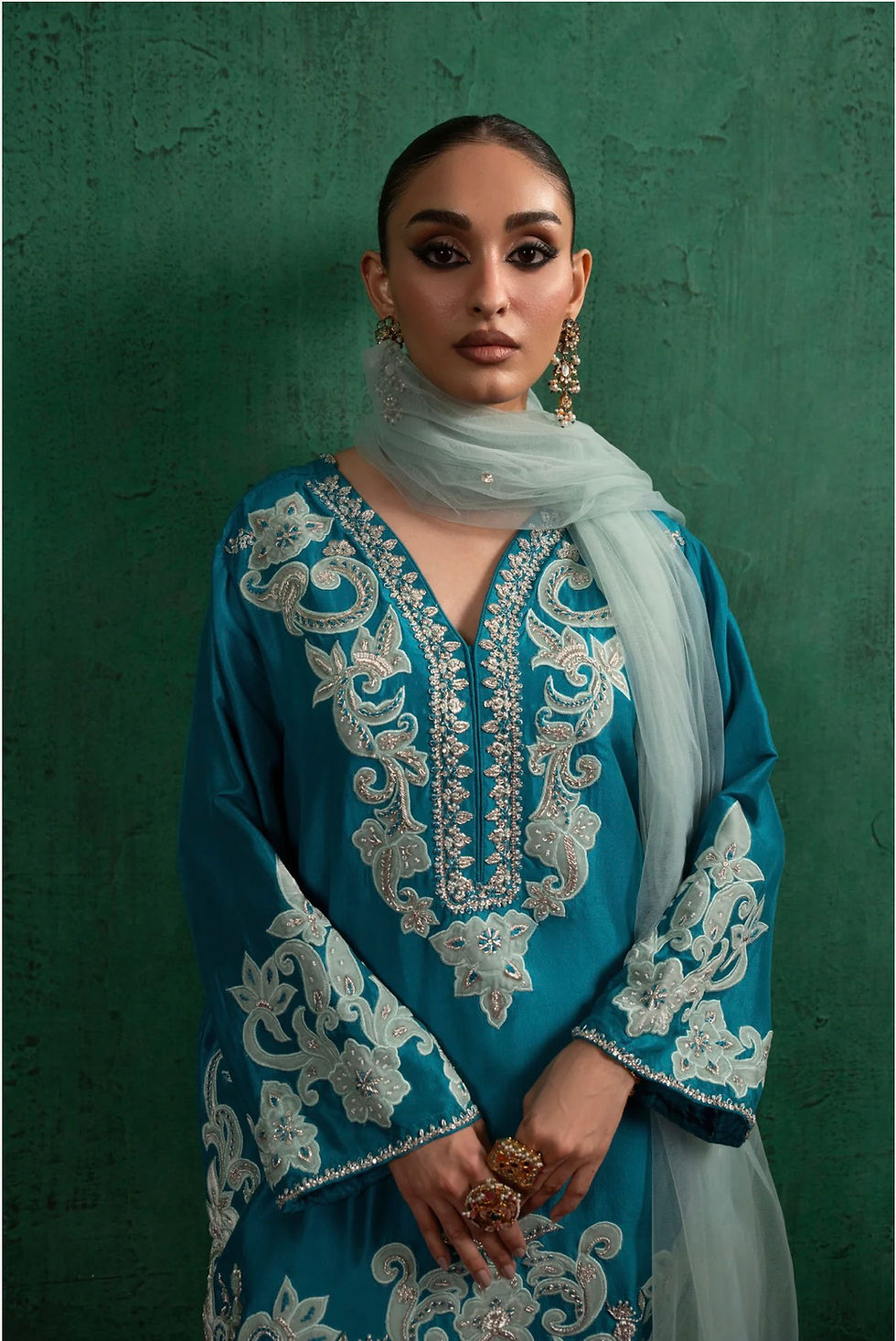 Thumbnail: Roohi Set 