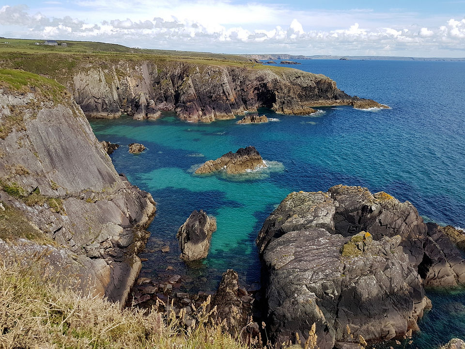 pobřeží okolo Pembrokeshire