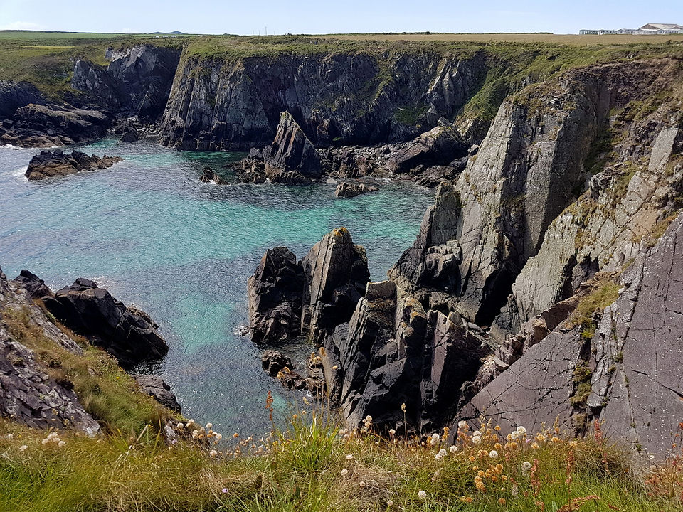 pobřeží okolo Pembrokeshire