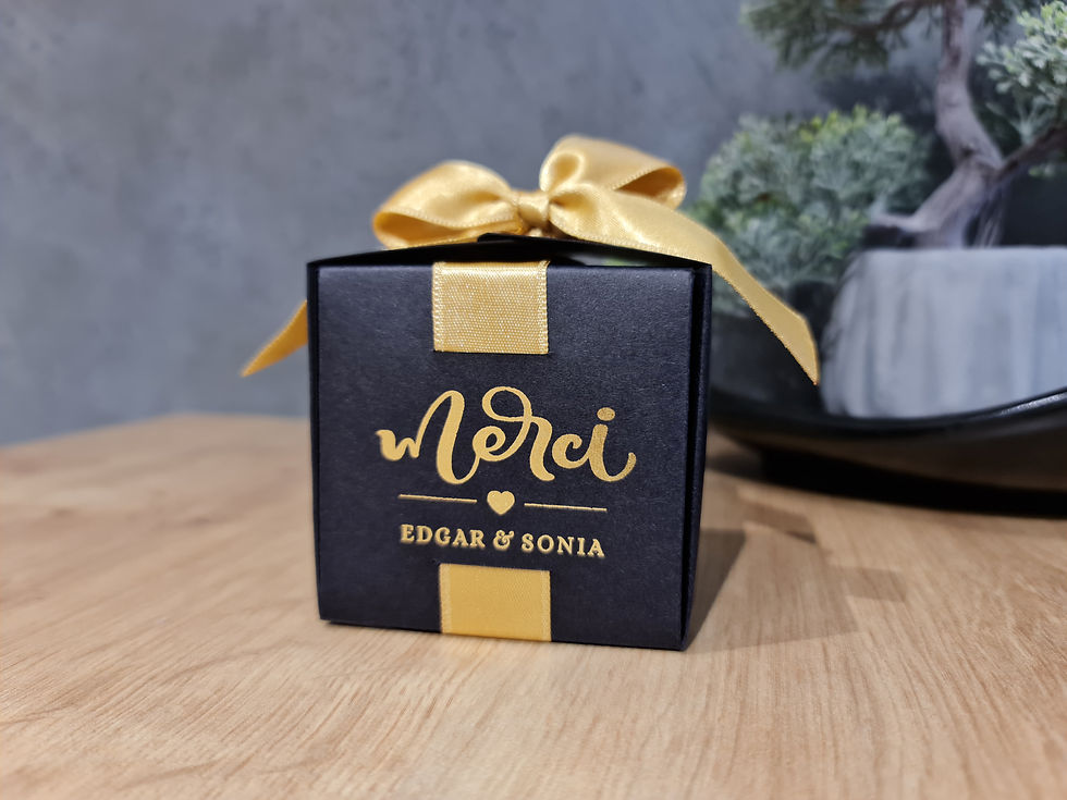 Miniatură: CT-044 Cutiuta cu panglica din Carton negru mat