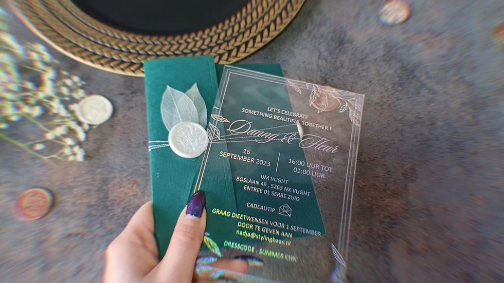 Miniatură: IS-096 Invitatie transparenta cu text iridescent cu coperta, sigiliu si frunza