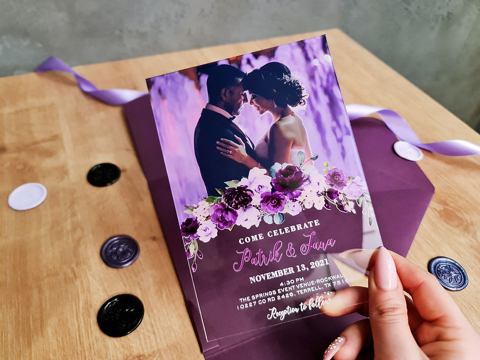 Miniatura: Acrylic wedding invitation with photo in purple paper transformer cover