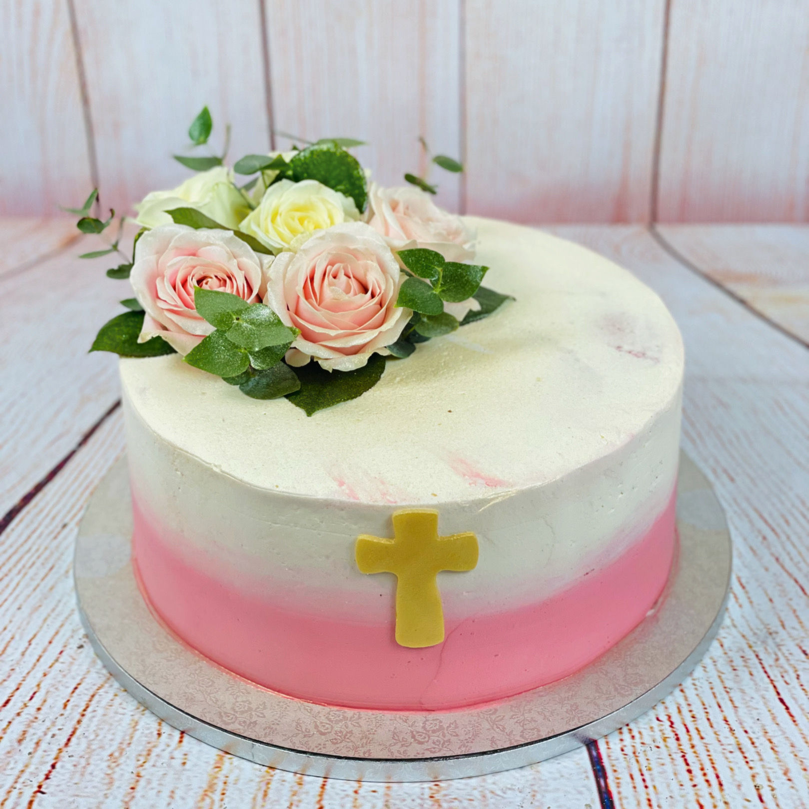 Tauftorte in Weiß und Rosa