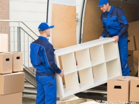 Know About the Advantages and Disadvantages of Hiring Movers and Packers