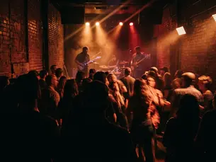 Bars in Printers Alley: The Complete Nashville Guide