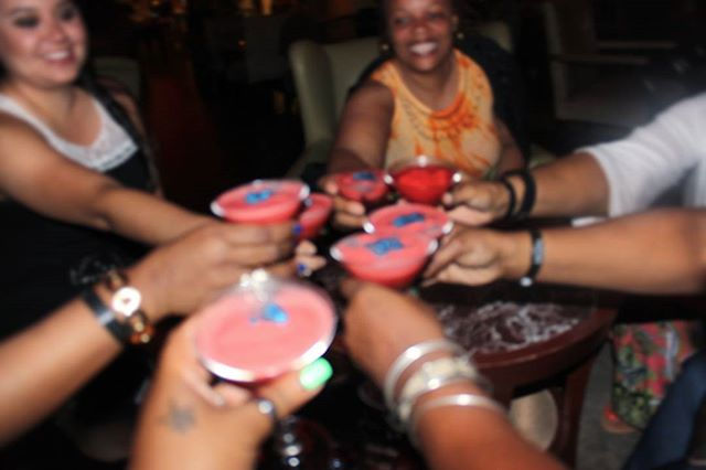 Cheers to the weekend🍹