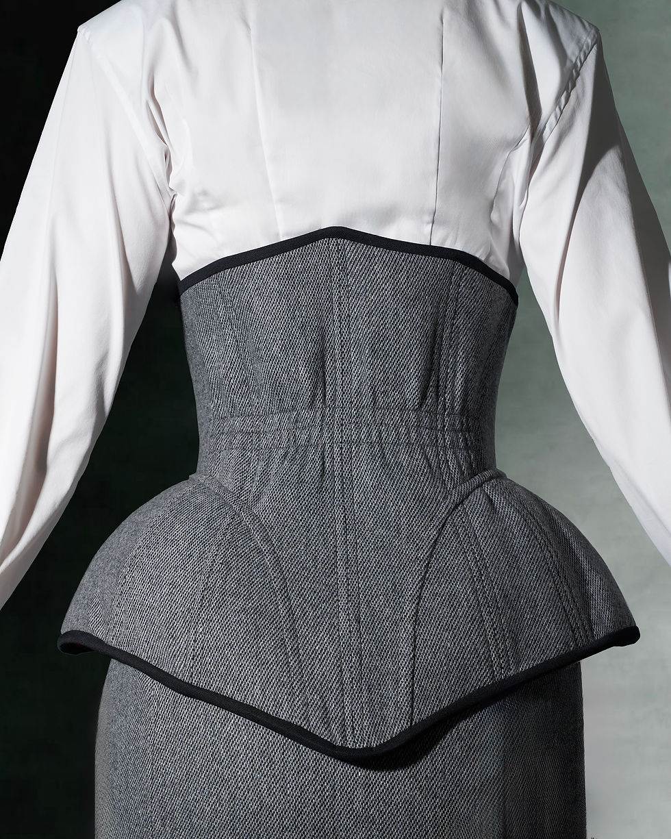 Thumbnail: STRUCTURED corset