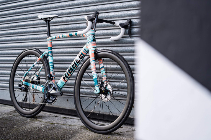 craig-black-x-ribble-cycles_acrylic-fusion-endurance-sl-r_bike-cycling-carbon-frame-artowr