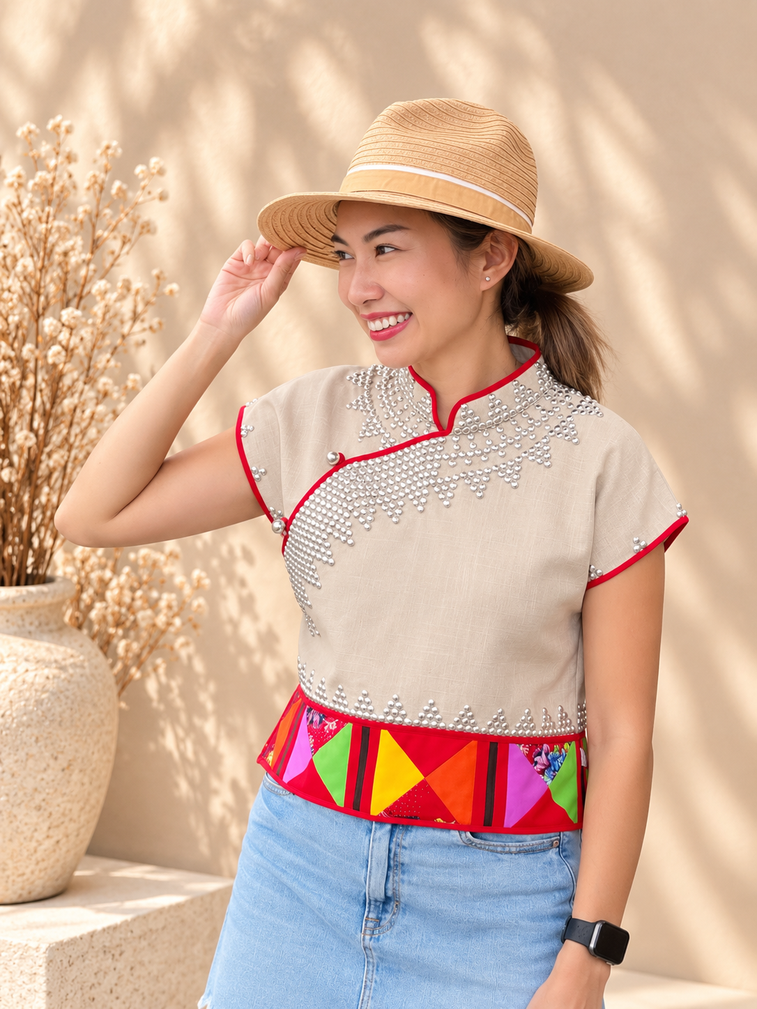 เสื้อคอเวียดนามผ้าใยกัญชง ปักหมุดโลหะ แต่งชายลายจิก
