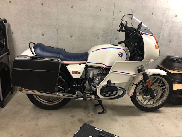 r100rs_m