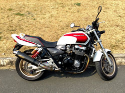 cb1300_y-54