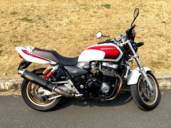 cb1300_y-54