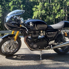 トライアンフ スラクストン1200RS