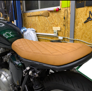 トライアンフ　カスタムシート