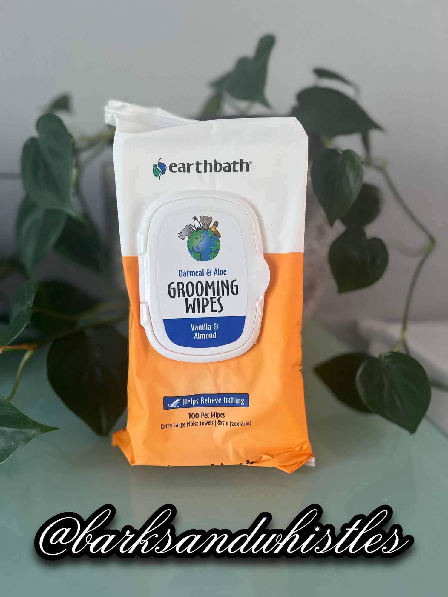 earthbath® Grooming Wipes - Oatmeal & Aloe / Vanilla & Almond