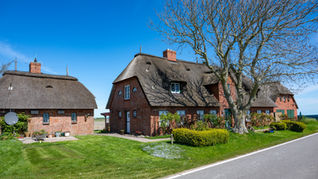 Hausansicht, schräg von Südosten