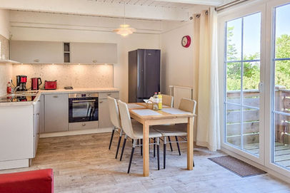 Wohn/Essraum mit Balkon nach Westen