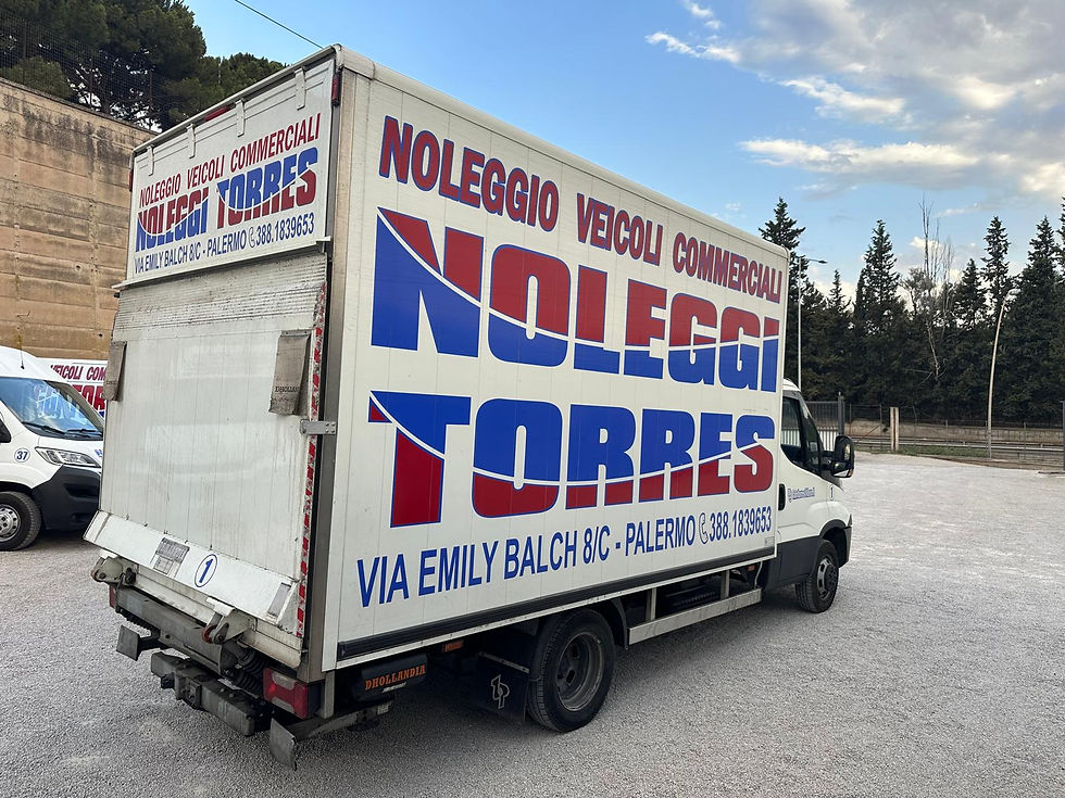 Miniatura: Iveco Daily con sponda idraulica