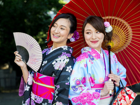 Round 1 Competition Theme : Kimono with unique props (kasa, fan, accessories etc..)