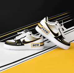 Nike Air Force 1 blanche noire et jaune personnalisée avec motifs géométriques et prénom noir