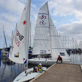 Seglare vid bryggan, segelbåtar, Råå