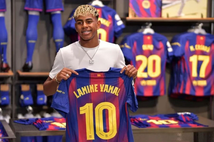 Lamine Yamal es el nuevo 10 del Barcelona