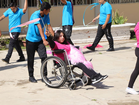 Jóvenes del CAM Laboral "Victor Hugo Mena" celebran cierre de ciclo escolar en emotiva ceremonia