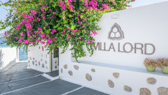 Villa Lord entrance