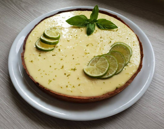 Torta de limão e manjericão