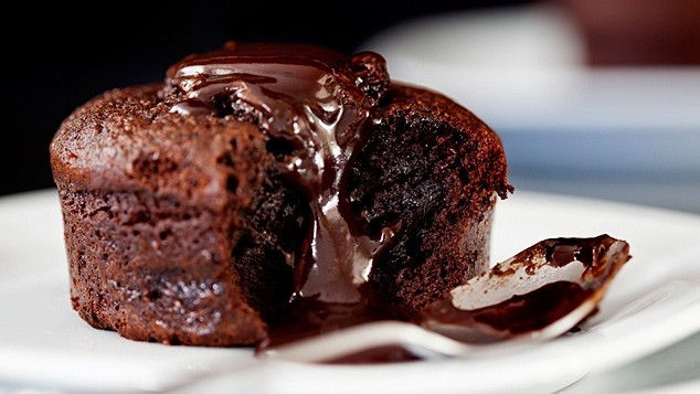 Moelleux-au-chocolat-caeur-fondant_16_9_extra_large