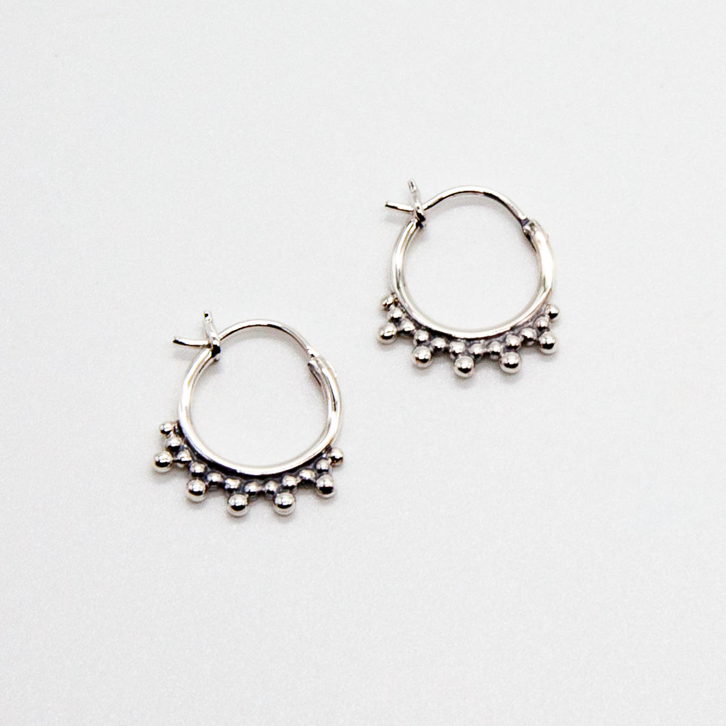 Karo | Mini creoles ethniques en argent 12 mm