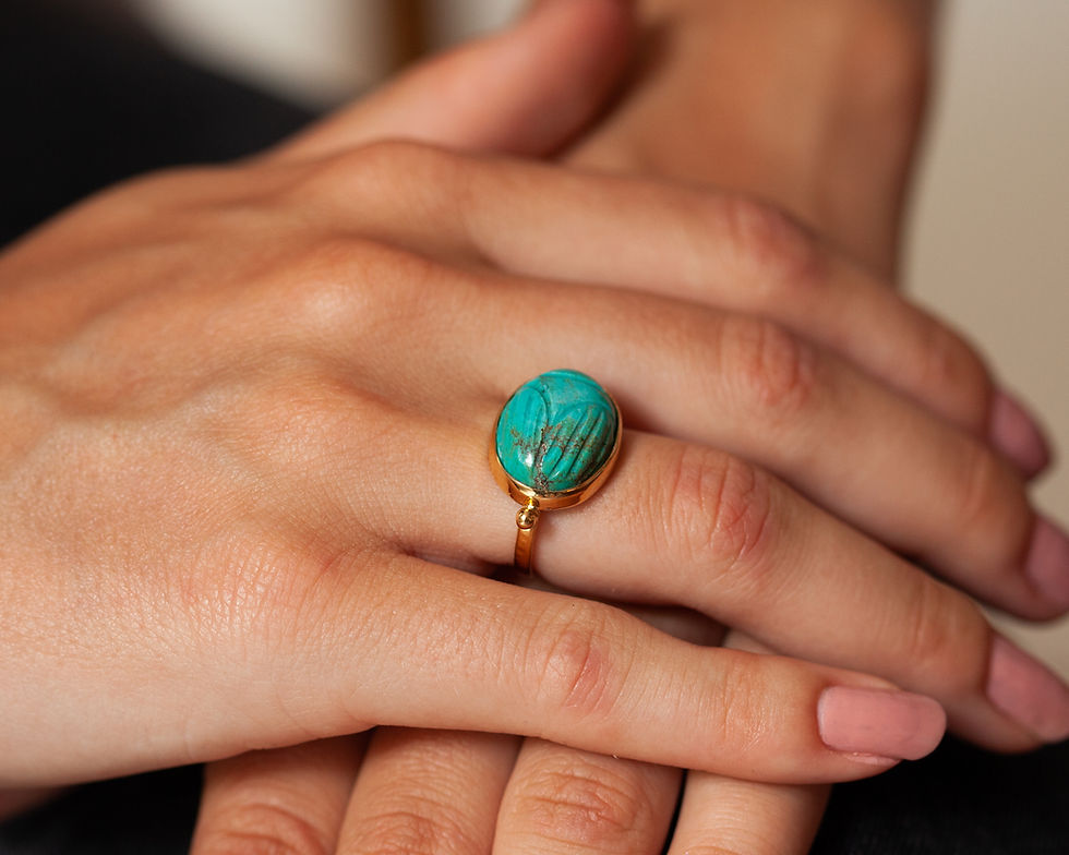 Miniature : bague pierre naturelle - bague pierre naturelle de turquoise motif scarabee argent plaqué or - the boho society